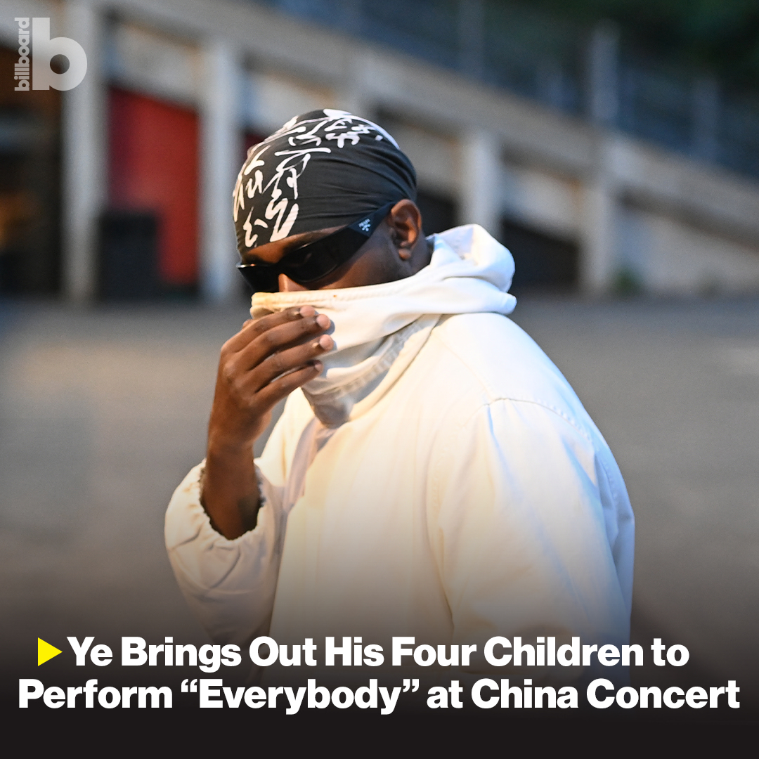 Yeezy Ajak Anak-anaknya di Pertunjukan di China