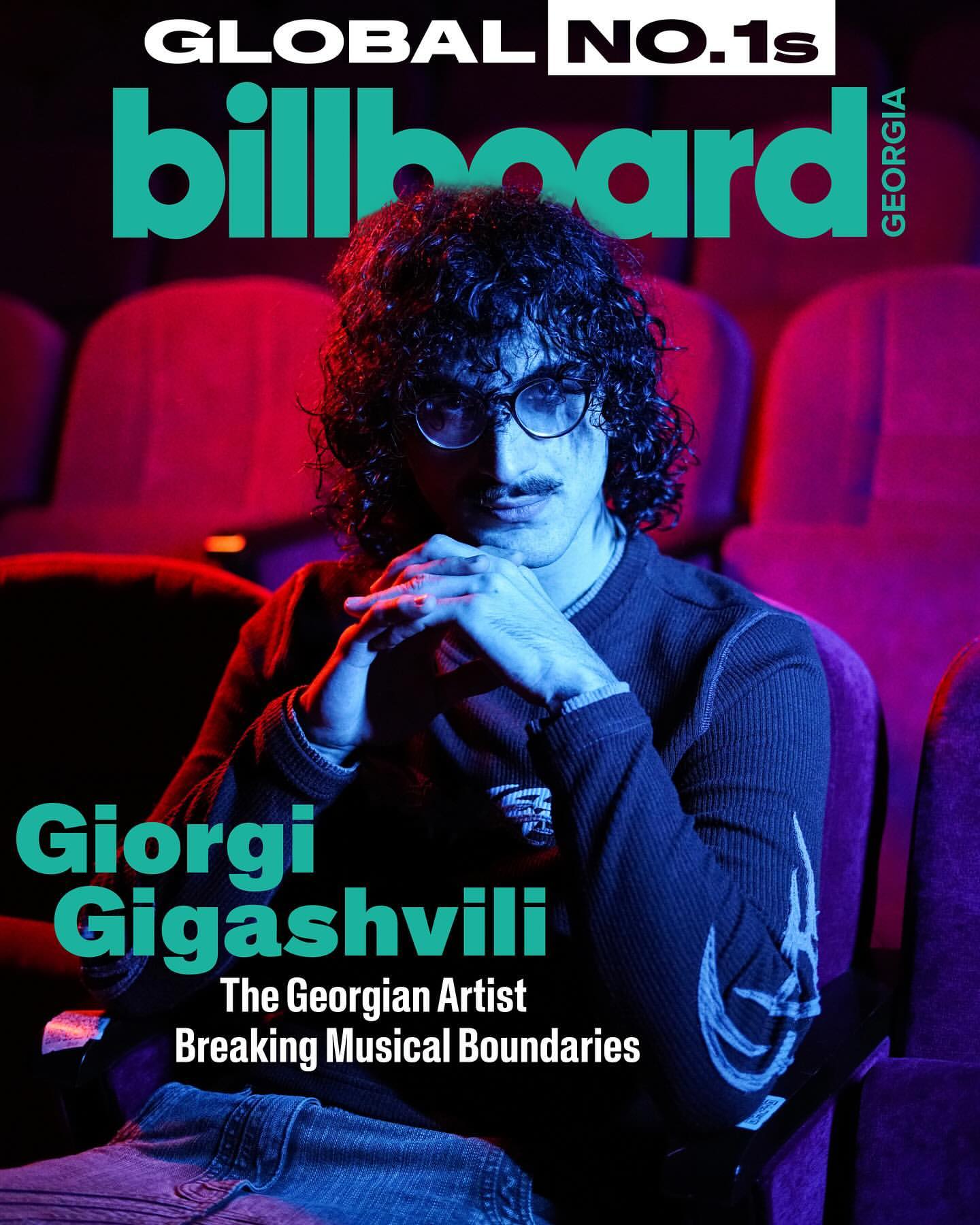GIGASSH Menjadi Bintang Sampul Global No. 1 Pertama Billboard