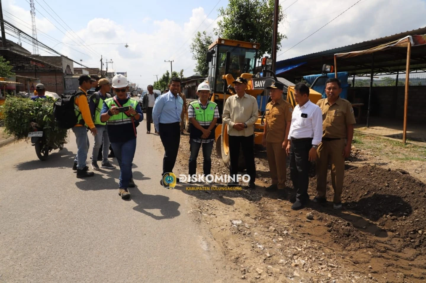 Sidak Progres Perbaikan Jalan di Desa Ngentrong Kecamatan Campurdarat