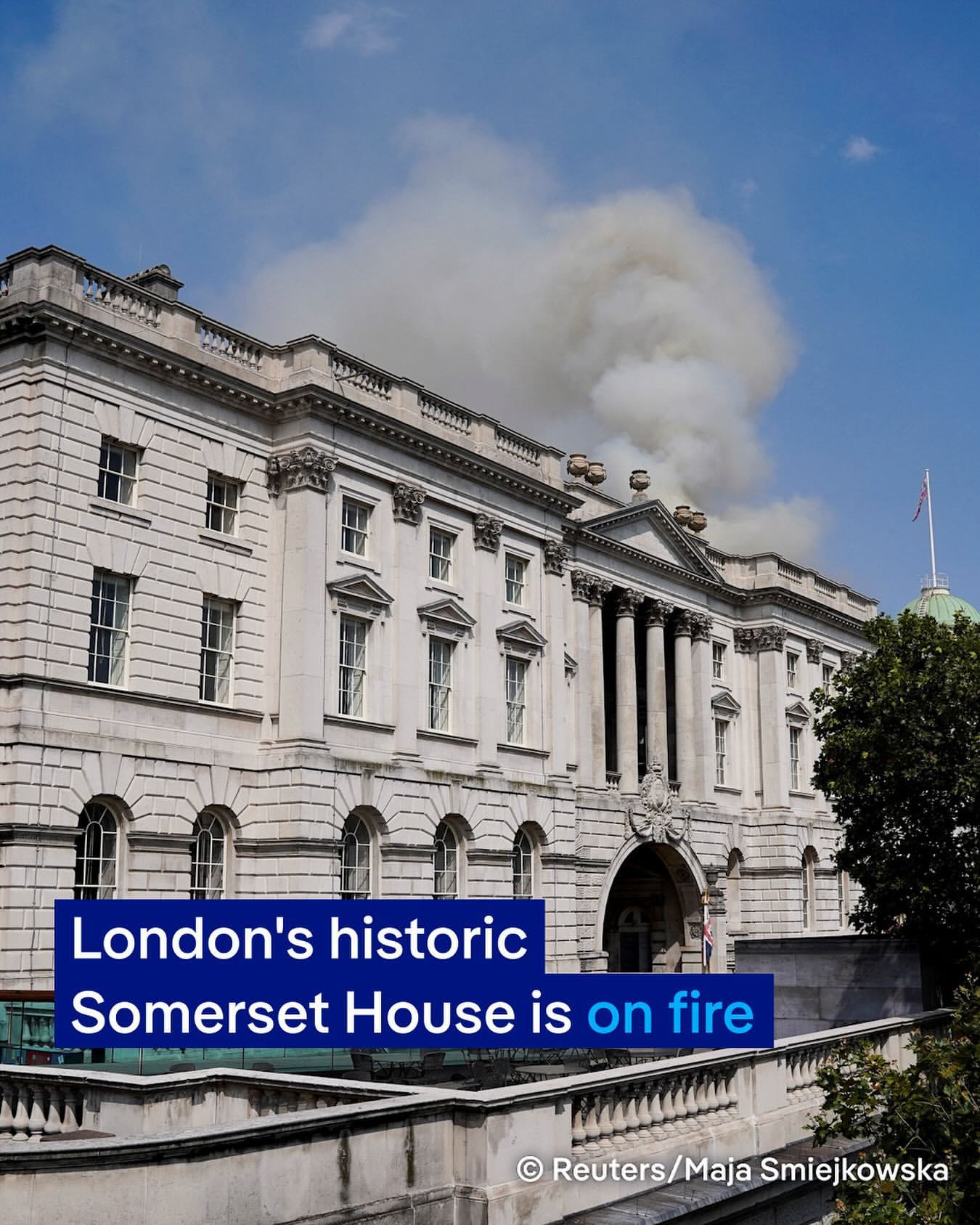 Api Melanda Somerset House yang Bersejarah di London