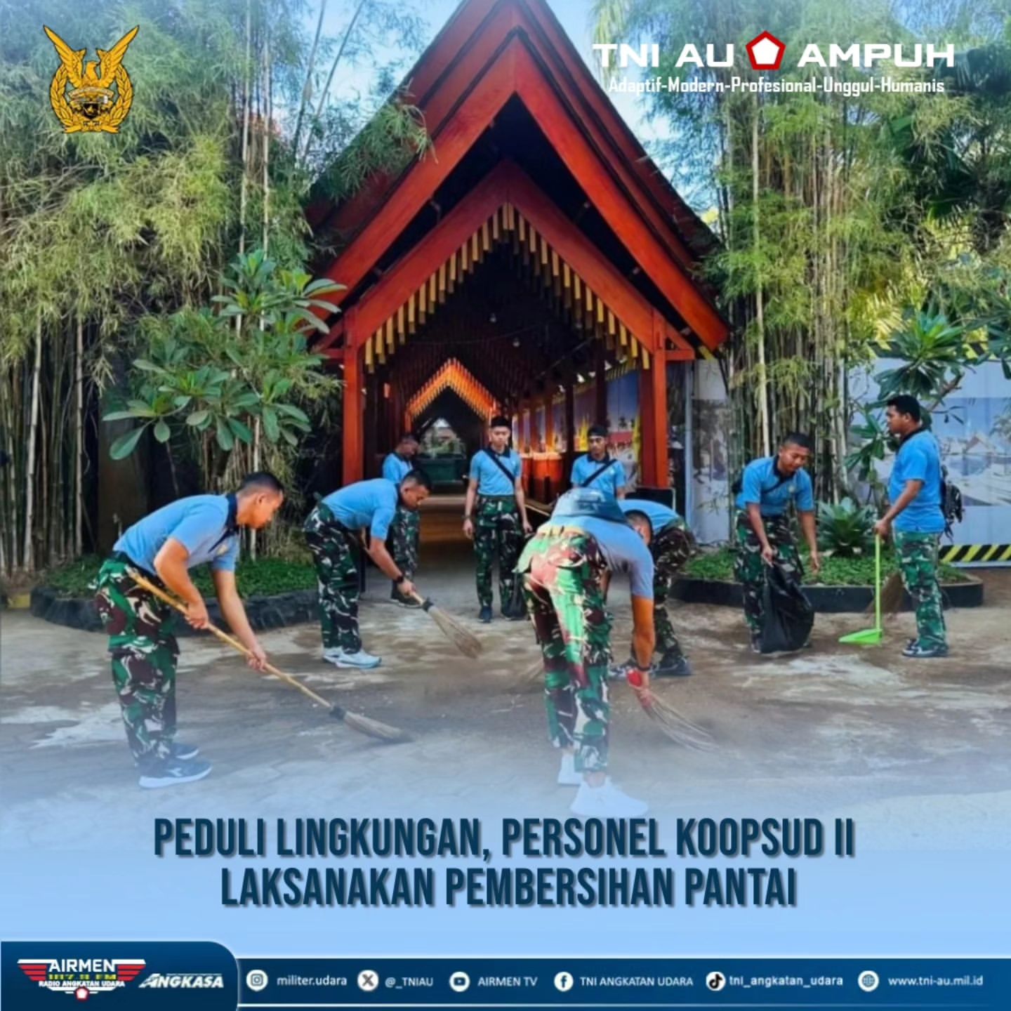 Personel Koopsud II Laksanakan Pembersihan Pantai di Makassar