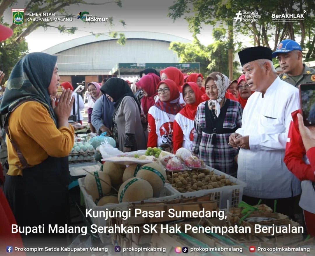 Penyerahan SK Hak Penempatan Berjualan di Pasar Sumedang